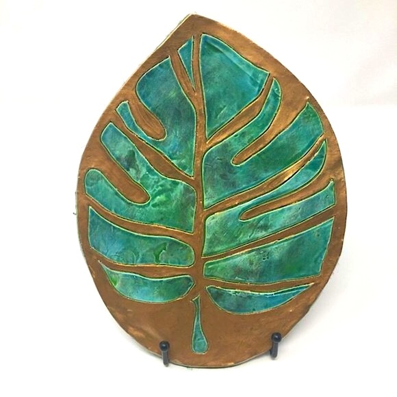 Handmade Ceramic Green and Gold Monstera Leaf Large Tray Coaster - Picture 2 of 16
